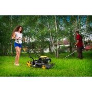 RIWALL PRO RPM 5135 MULTIFUNKČNÍ TRAVNÍ SEKAČKA 4 V 1 S BENZINOVÝM MOTOREM A POJEZDEM - SEKAČKY SE ZÁBĚREM 50-56 CM - SEKAČKY