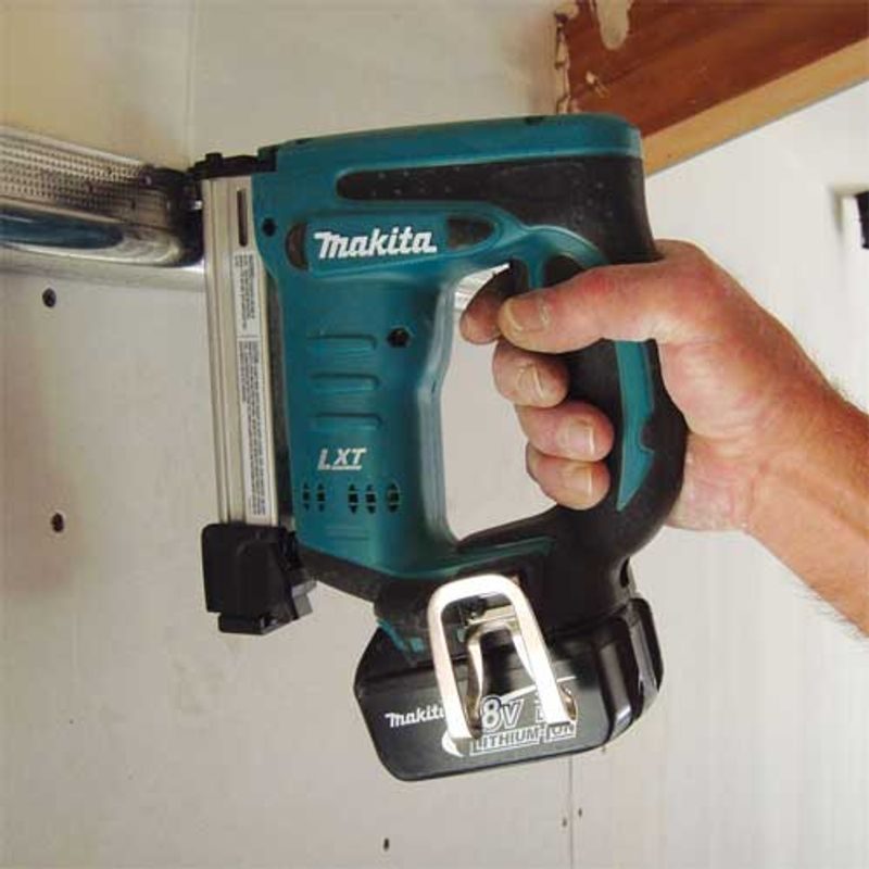 MAKITA DST221Z - AKU SPONKOVAČKA LI-ION LXT 18V,BEZ AKU Z - AKU NÁŘADÍ