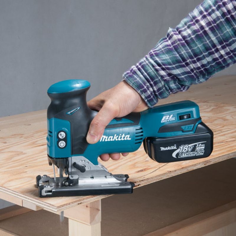 MAKITA DJV181Z - AKU BEZUHLÍKOVÁ PŘÍMOČARÁ PILA LI-ION LXT 18V,BEZ AKU Z - AKU NÁŘADÍ
