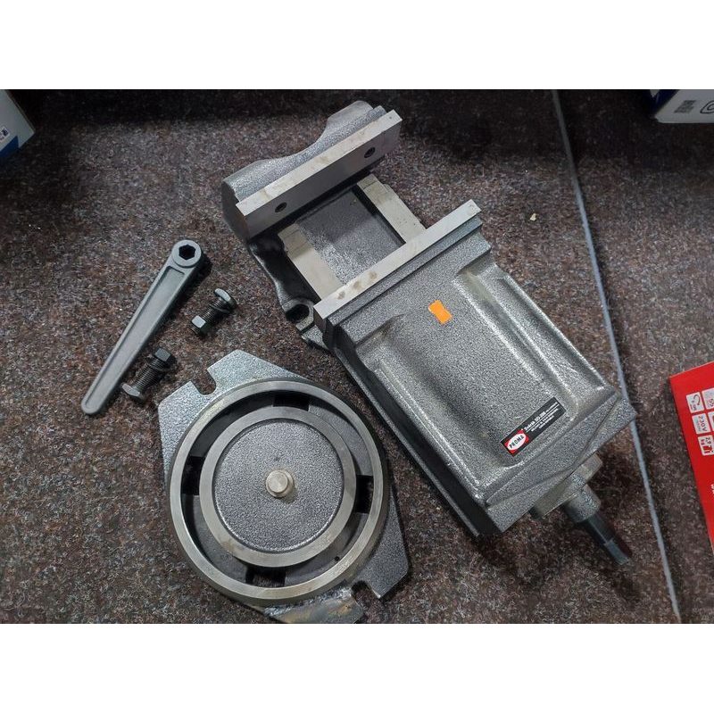 SO-200 - STROJNÍ OTOČNÝ SVĚRÁK (ZBOŽÍ S VADOU) - ELEKTRO NÁŘADÍ