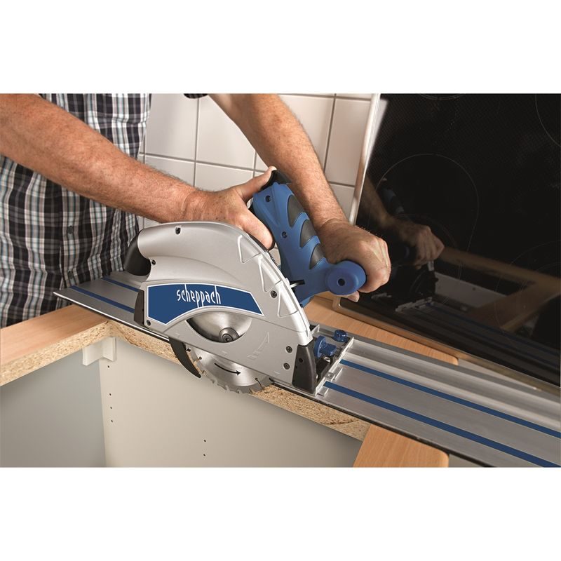 SCHEPPACH PL 55 PONORNÁ PILA + 2X VODÍCÍ LIŠTA 700MM + OCHRANA PROTI PŘEKLOPENÍ + SPOJKA LIŠT - ELEKTRO NÁŘADÍ