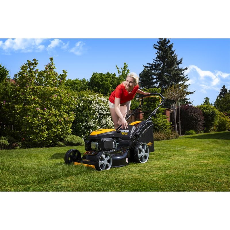 RIWALL PRO RPM 5155 PRO MULTIFUNKČNÍ TRAVNÍ SEKAČKA 4 V 1 S BENZINOVÝM MOTOREM A POJEZDEM - SEKAČKY SE ZÁBĚREM 50-56 CM - SEKAČKY