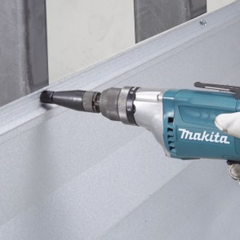 MAKITA FS2700 - ELEKTRONICKÝ ŠROUBOVÁK 32/18NM,2500OT,570W - ELEKTRO NÁŘADÍ