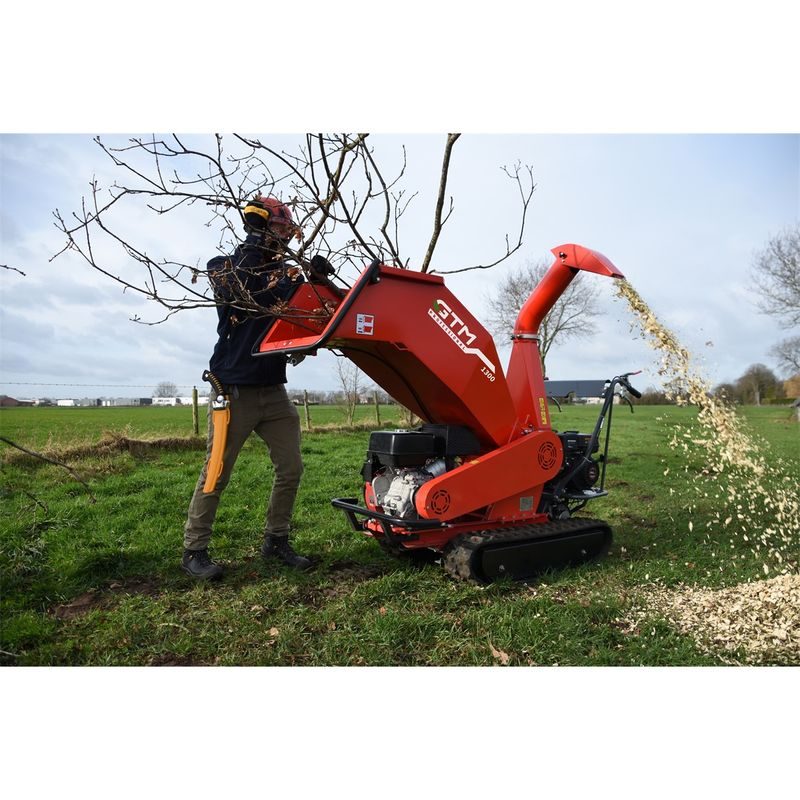 GTM GTS 1300 RG BENZINOVÝ DRTIČ DŘEVA S PÁSOVÝM POJEZDEM - DRTIČE VĚTVÍ - ZAHRADNÍ STROJE A TECHNIKA