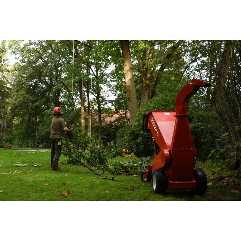 GTM GTS 1300 WDG BENZINOVÝ DRTIČ DŘEVA S POJEZDEM - DRTIČE VĚTVÍ - ZAHRADNÍ STROJE A TECHNIKA