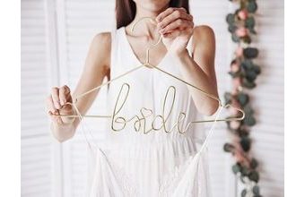 Kovový věšák Bride - Něvesta, zlatý, 45x27cm