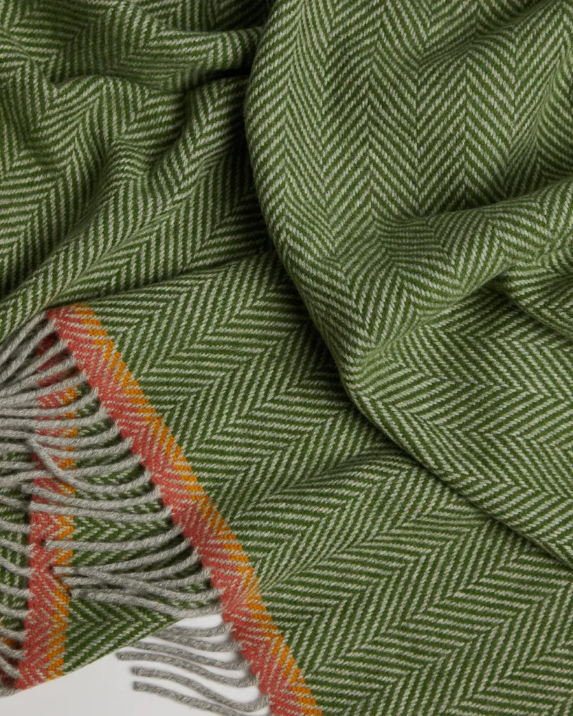 Foxford Barrow Cashmere and Lambswool Throw - Thumbnail 4