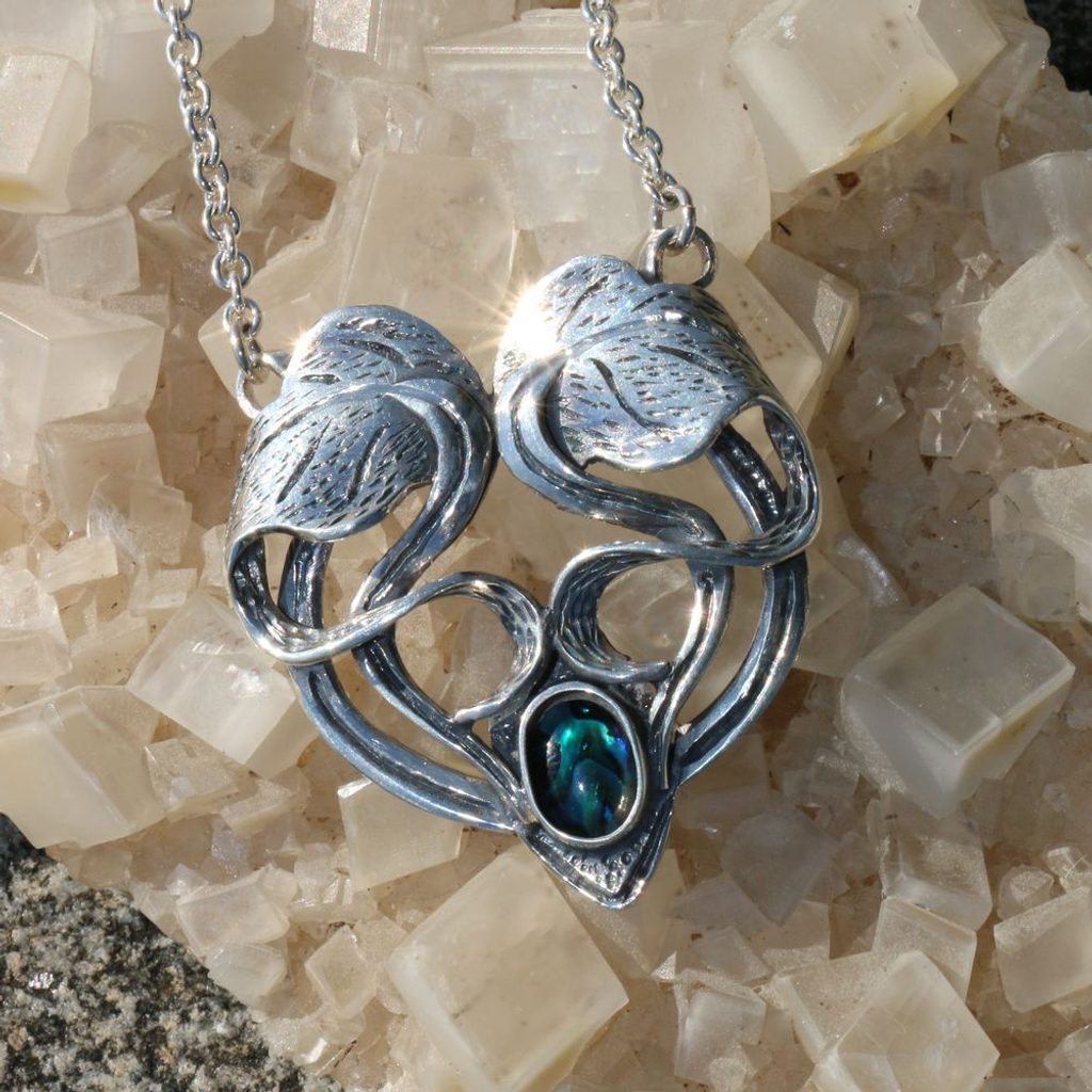 Collier Art Nouveau Ancien – Métal Argenté Et Verre Bleu, Occasion, Style Mi-long