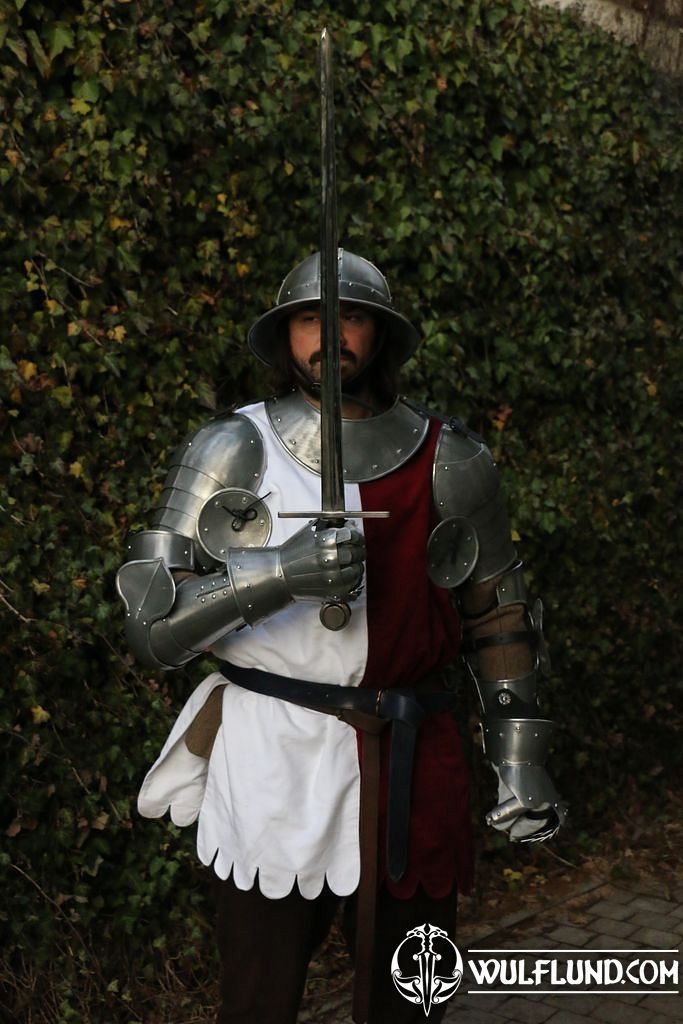 King's Guard - Medieval Knight - costume rental costume rentals Historical  COSTUME RENTAL - FILM PRODUCTION - wulflund.com