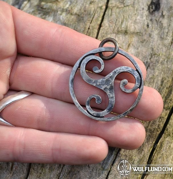 CELTIC STEEL TRISKELION, pendant, steel celtic pendants amulets and  talismans, Jewelry - bronze, zinc, bijouterie We make history come alive!