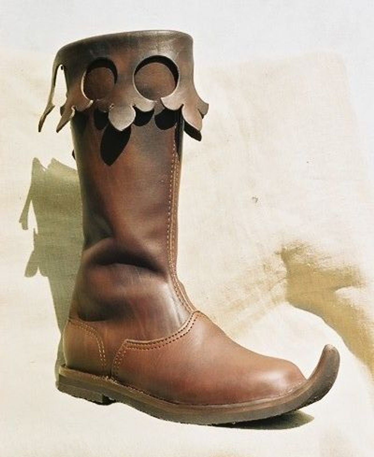 Custom made medieval shoes Wulflund
