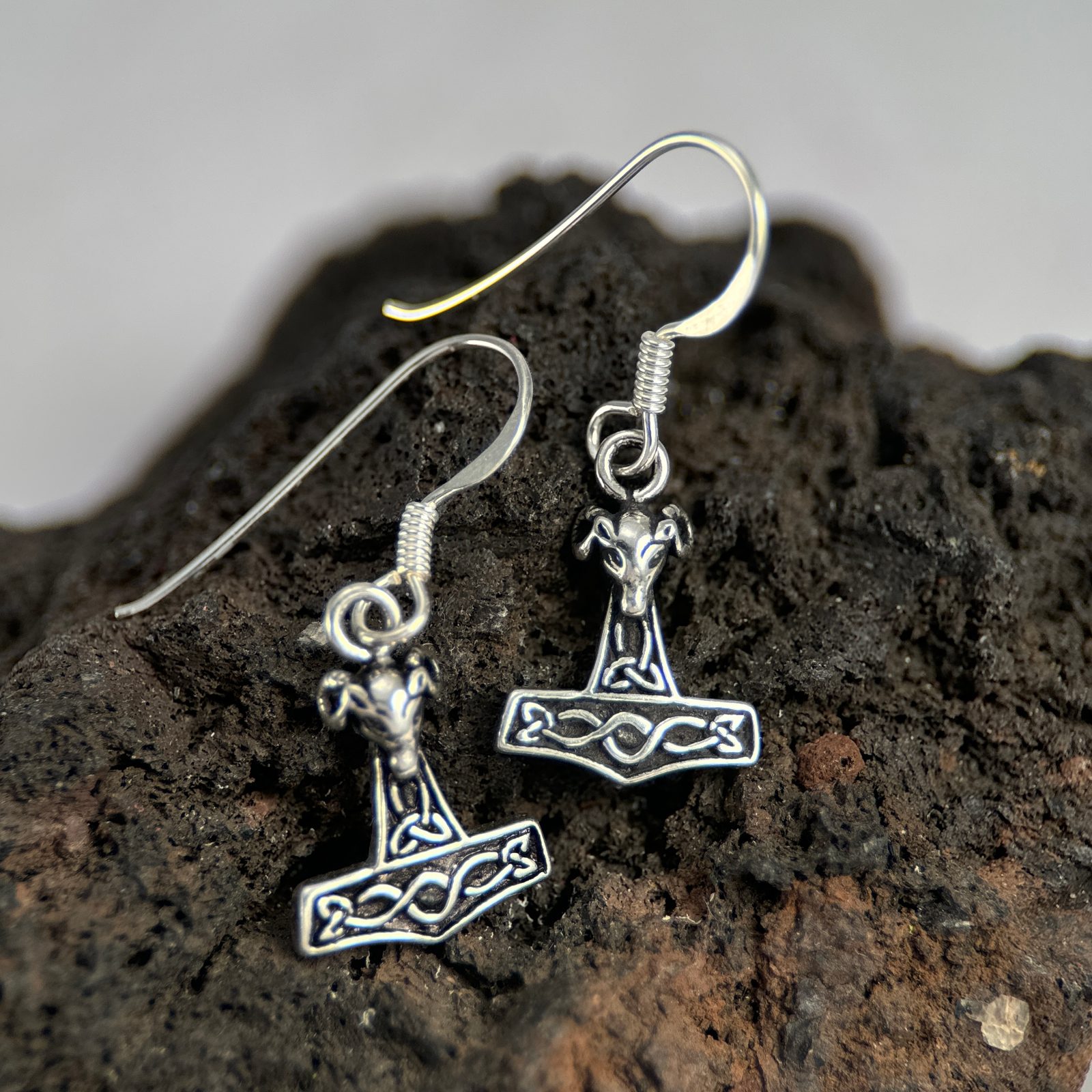 Alchemy Gothic Thor Donner Earcuff – Orecchino A Clip In Peltro Con Martello Di Thor – Unisex – Fatto A Mano