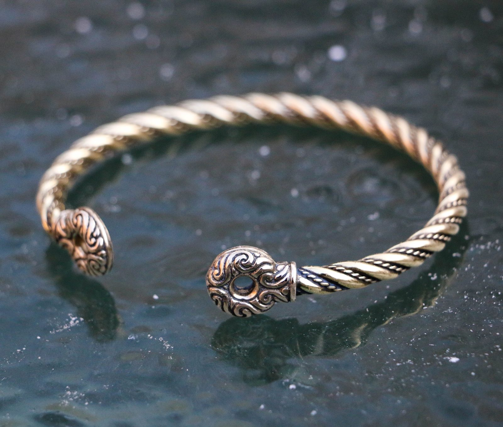 GALLIA, Celtic Bracelet of Rix, brass Wulflund GALLIA, Celtic Bracelet of Rix, brass Wulflund
