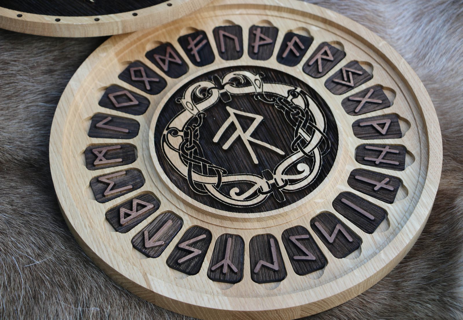 HUGINN and MUNINN - WOODEN RUNES FUTHARK SET Wulflund
