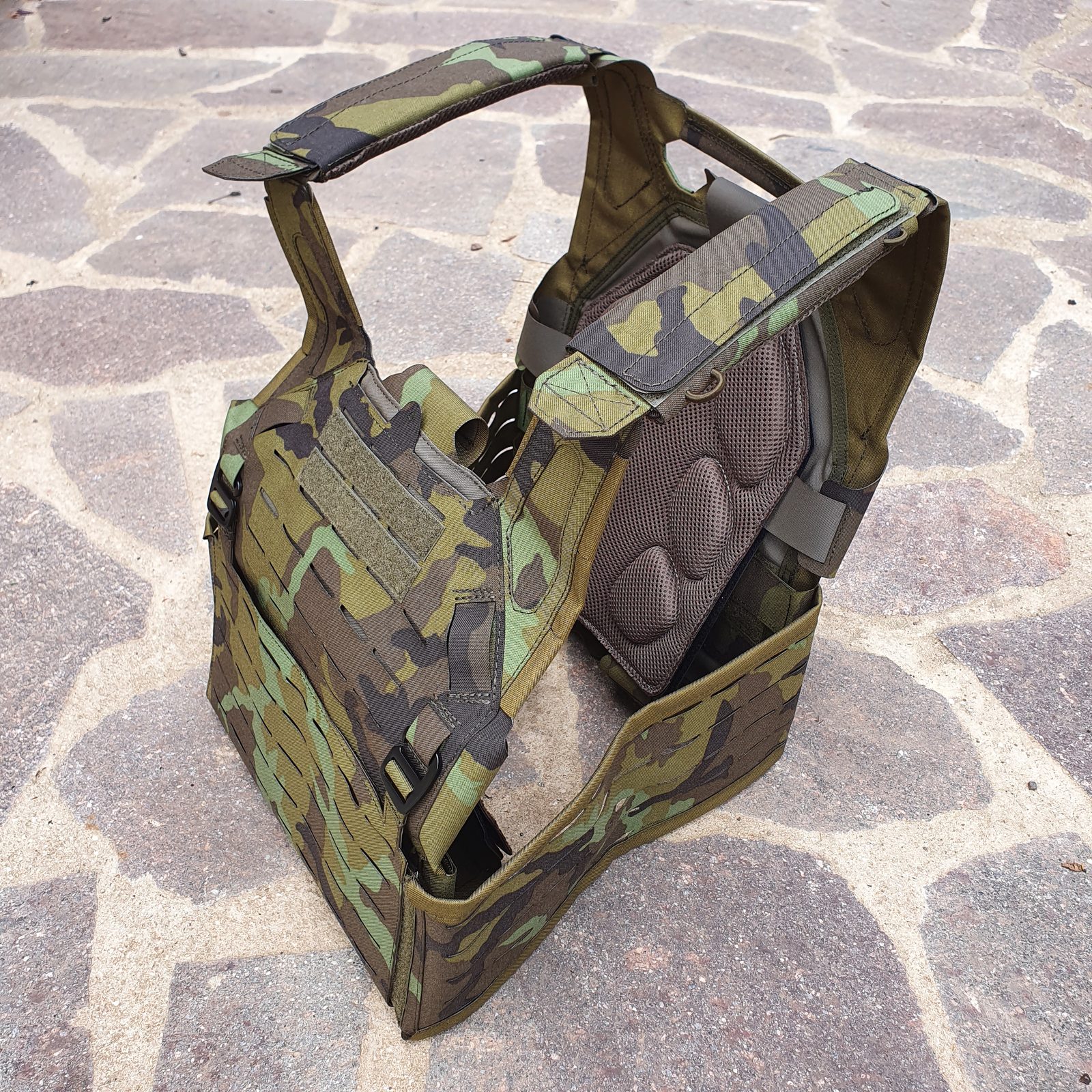 PERUN plate carrier - tactical vest vz.95 Czech camo Wulflund