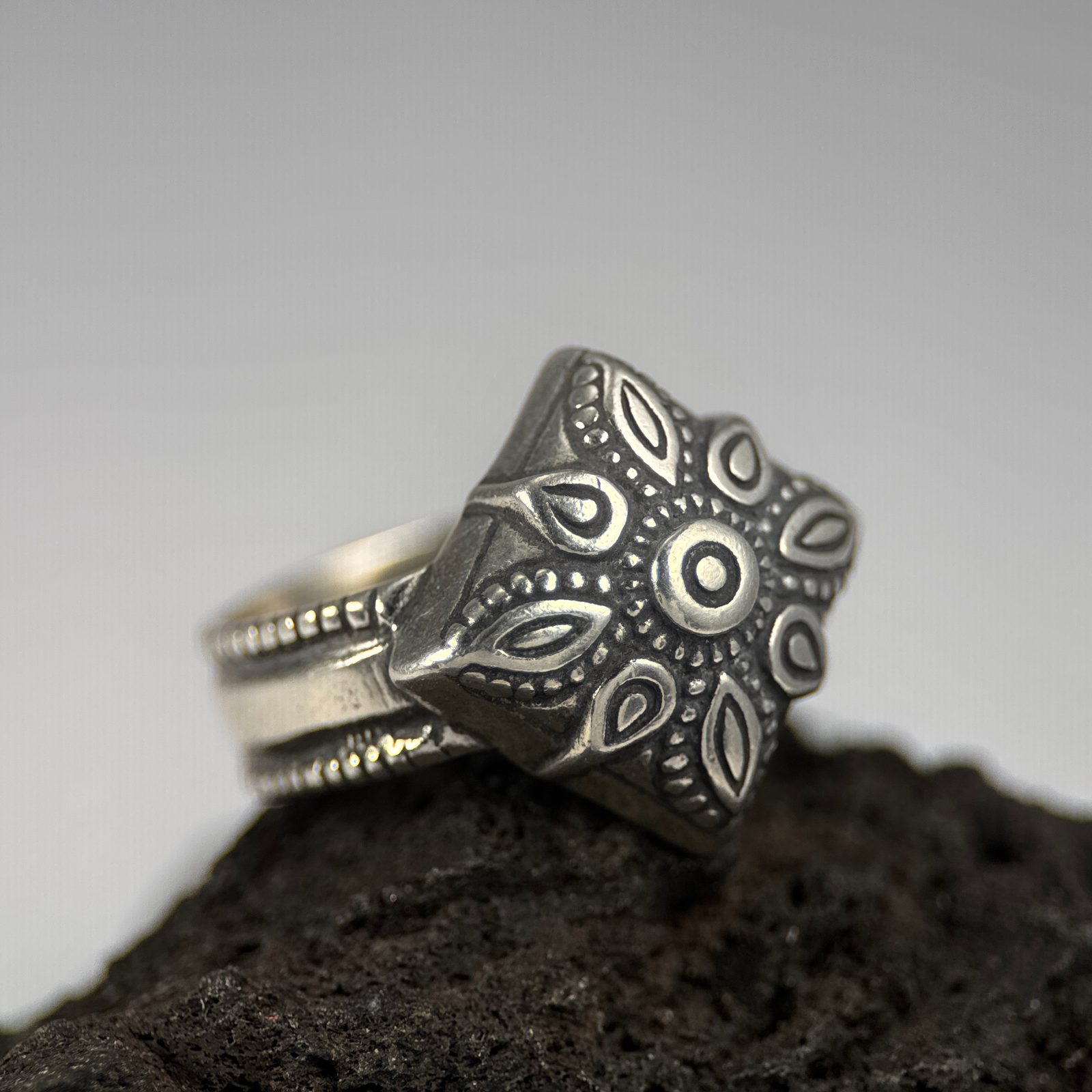 MEDIEVAL RING, 12th century, silver 925 13g Wulflund