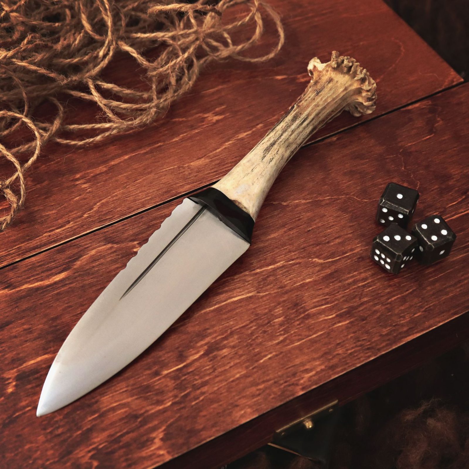 Sgian Dubh, Scottish knife with antler Wulflund