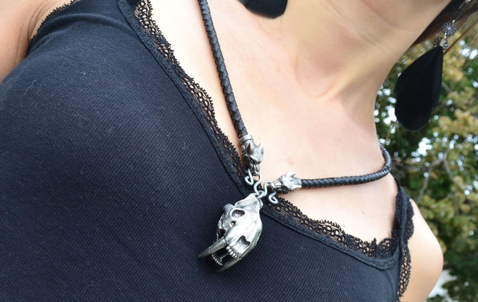 SMILODON, saber-toothed tiger, necklace, tin Wulflund