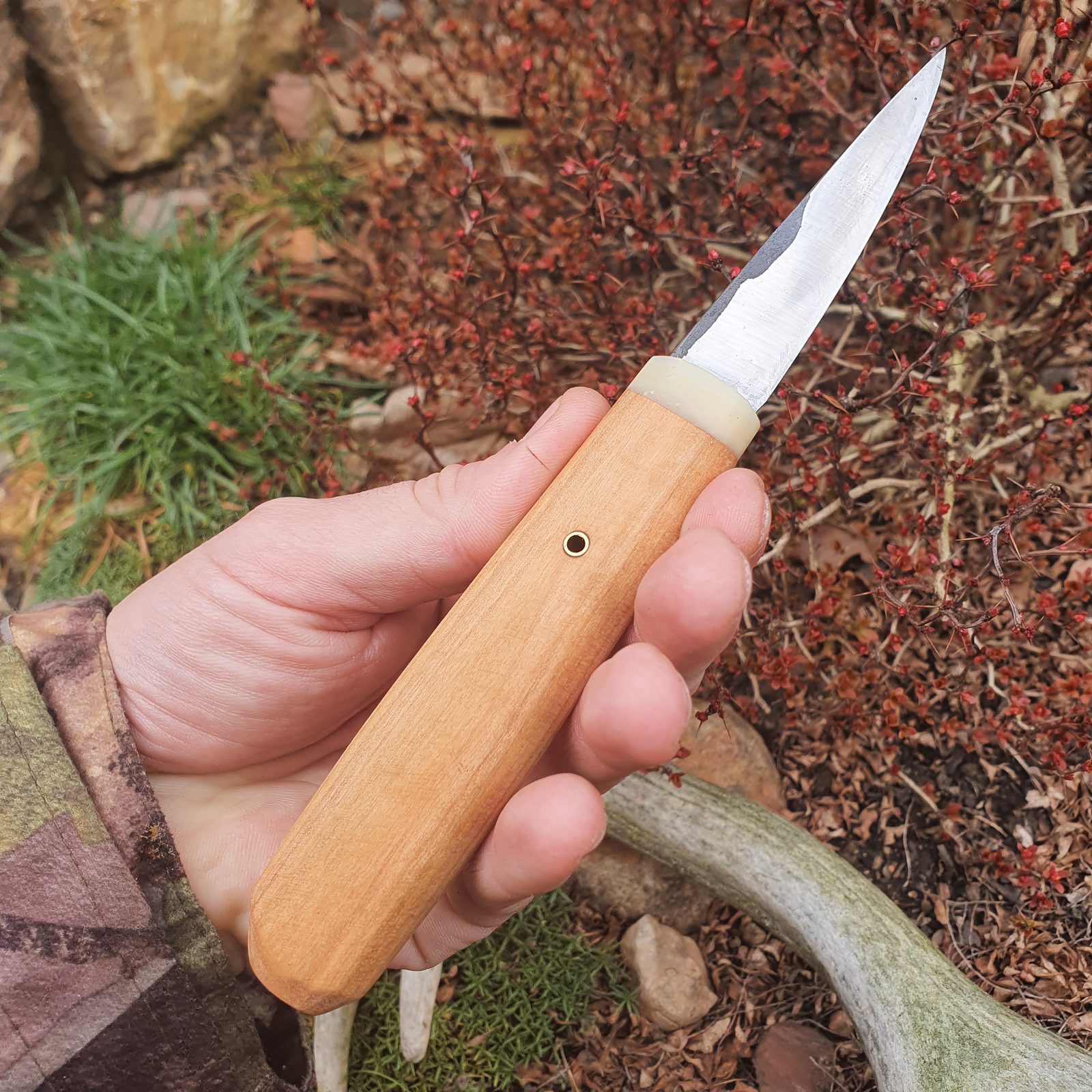 YAKUT KNIFE - carved, forged Wulflund