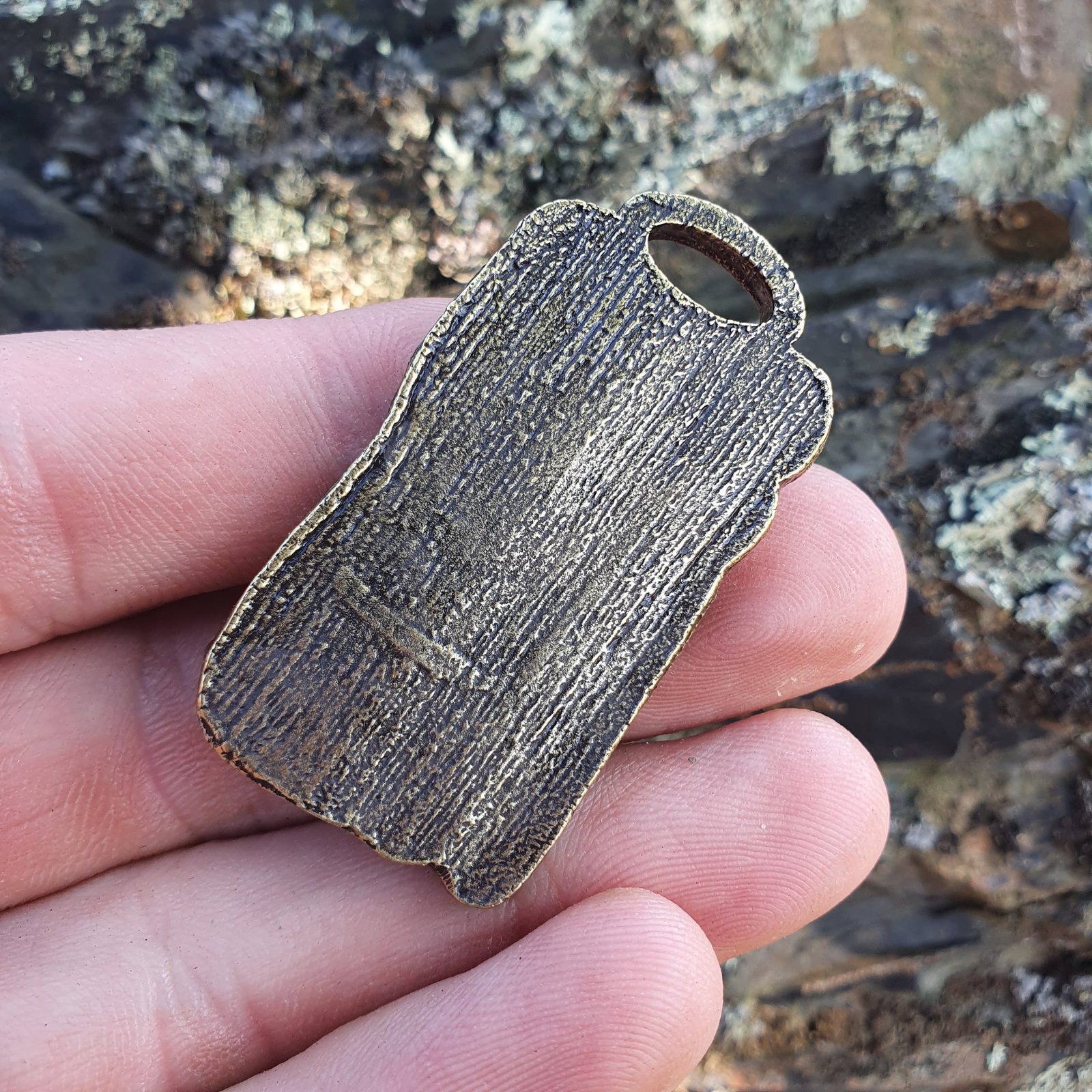 RAIDHO - Rune Pendant zinc ant. brass Drakkaria rune