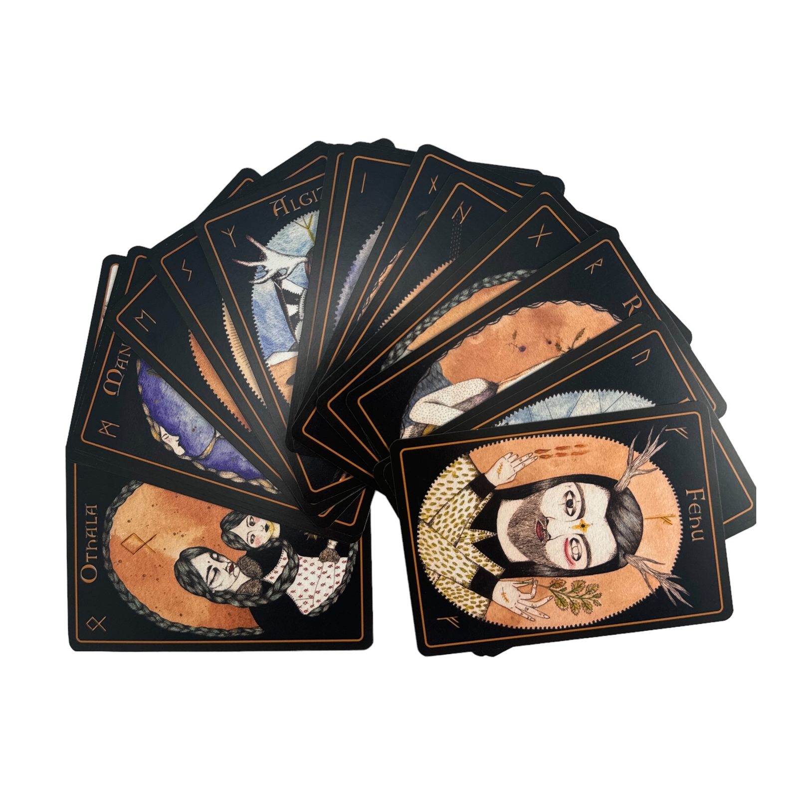 The Power Of The Runes Deck: Voenix: 9781572810877: Amazon
