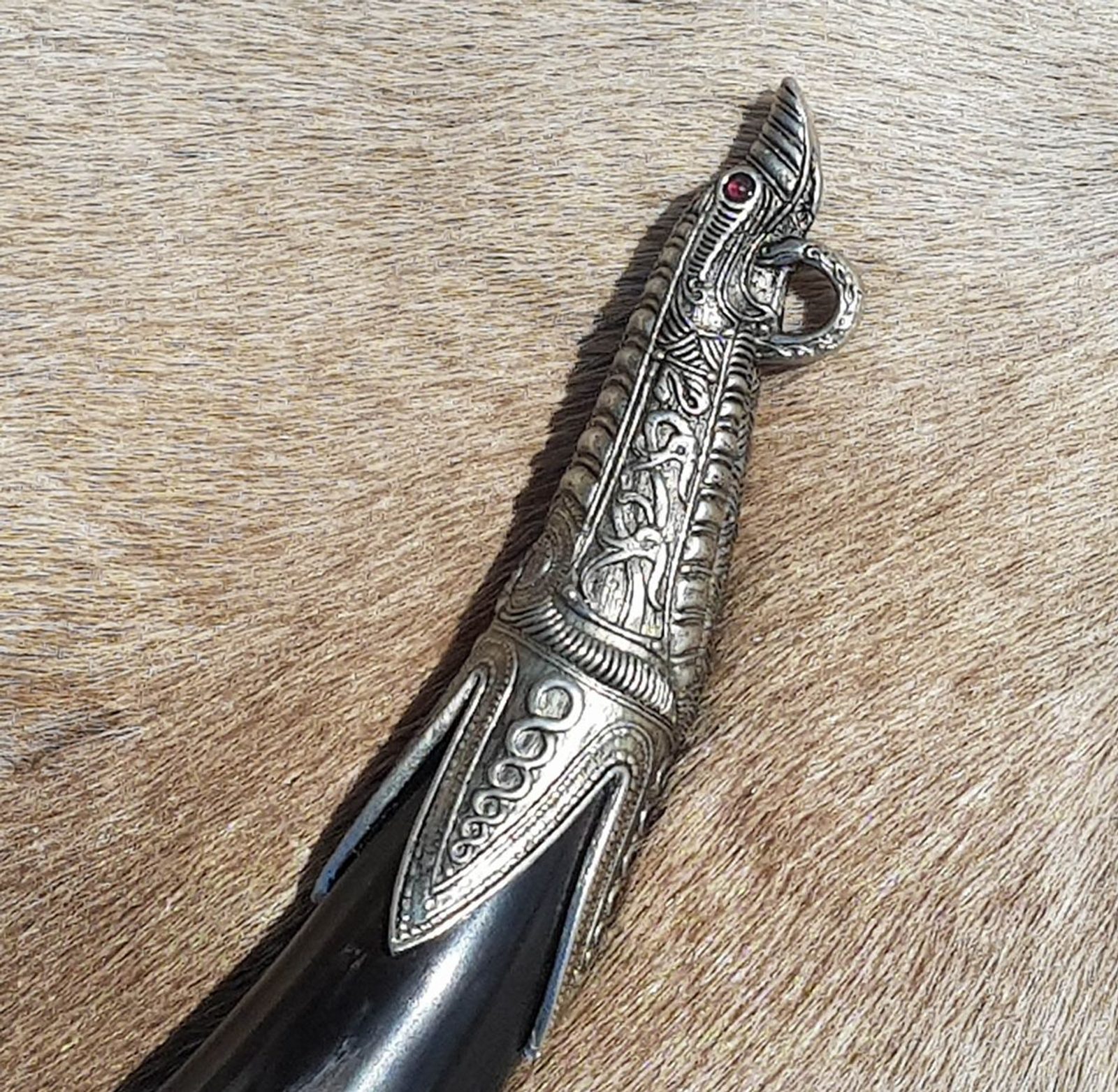 CROW, Gnezdovo, engraved Viking horn - 0.4 L Shetland Wulflund