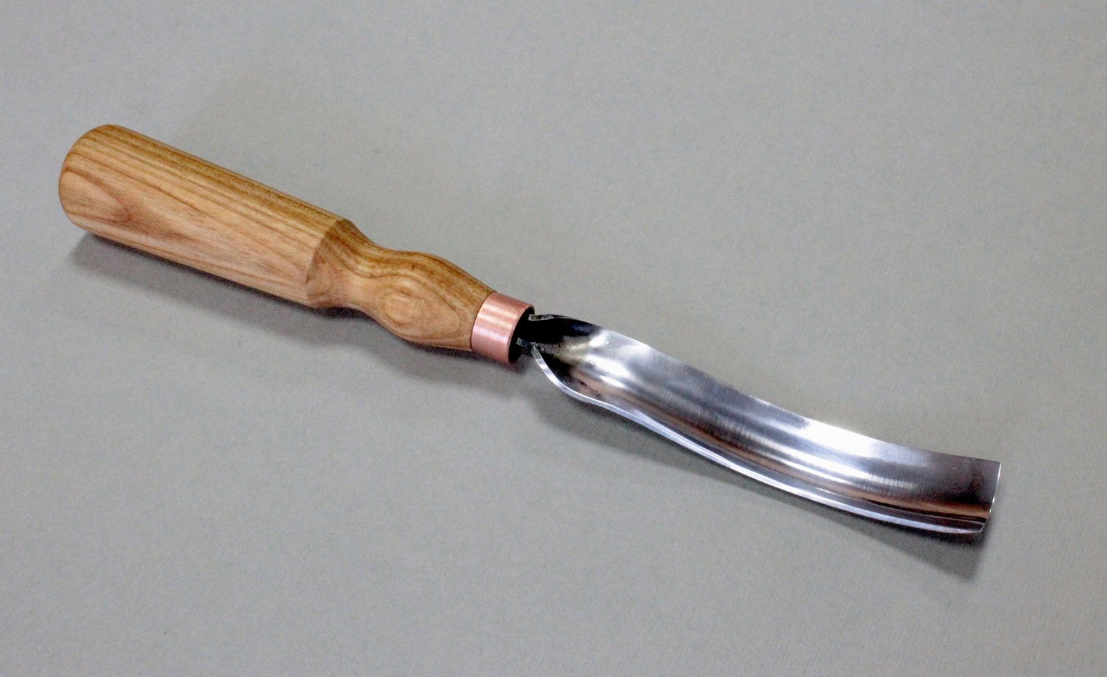 Gouge longue et courbée Sweep 7L (22mm) Nous faisons revivre l'histoire