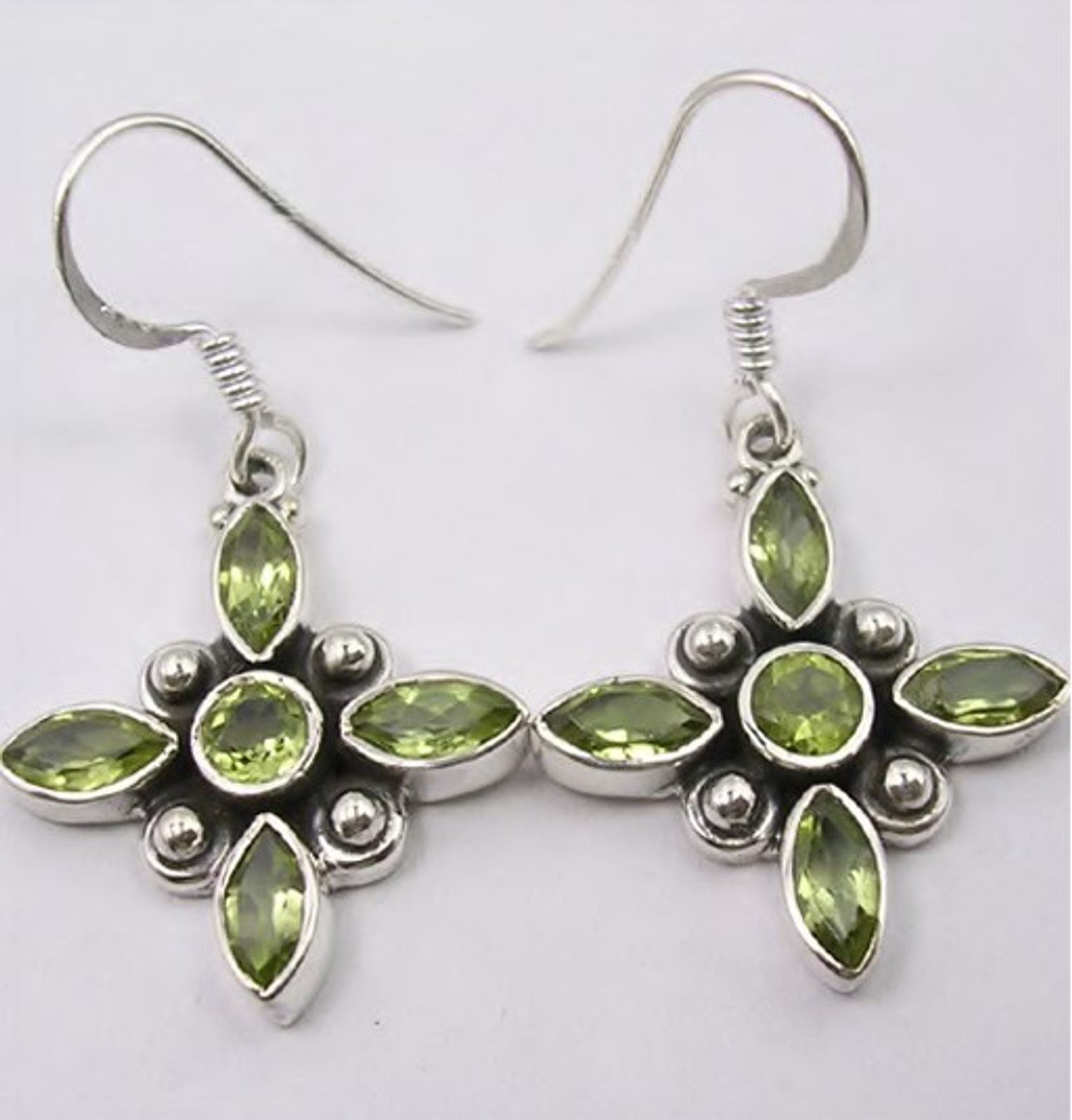VICENZA, silver earrings, peridot, Ag 925/1000 Wulflund