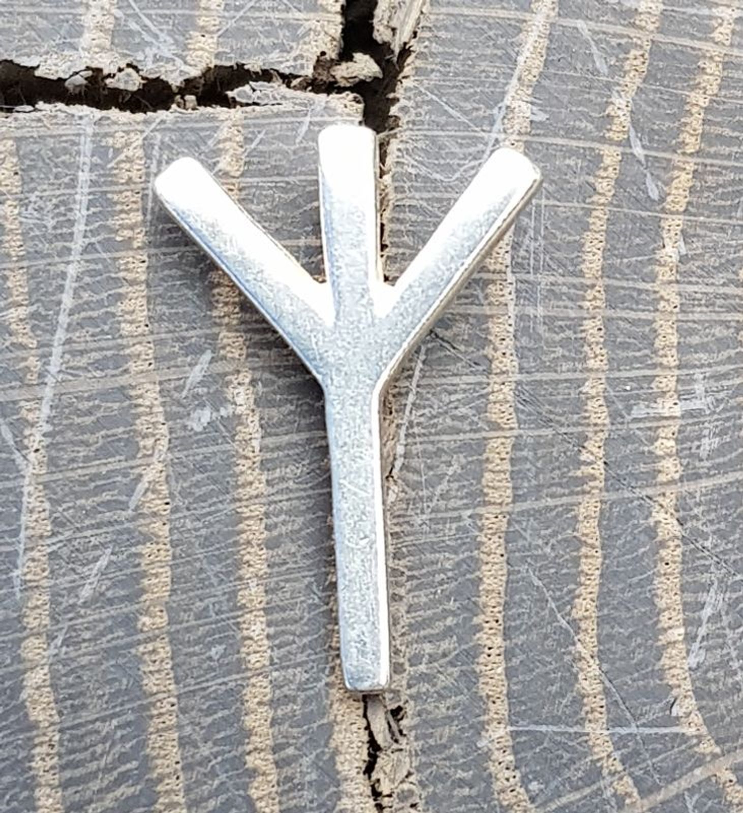 Pin's Algiz Rune De Vie – Badge En Métal Noir – Taille 2,8 X 3,8 Cm – Pour Veste, Sac, Chapeau, Gilet – Idéal Fans De Black Metal