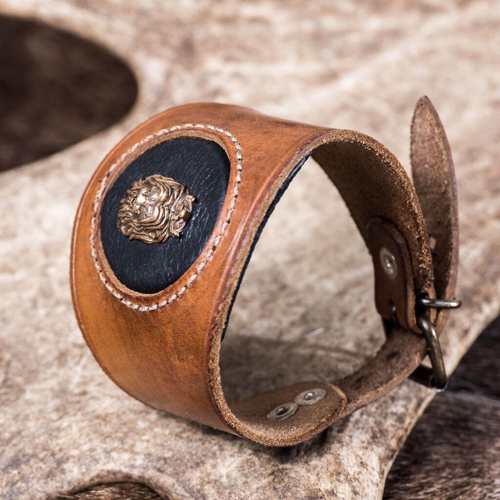 Lion Heart, Leather Bracelet Wulflund