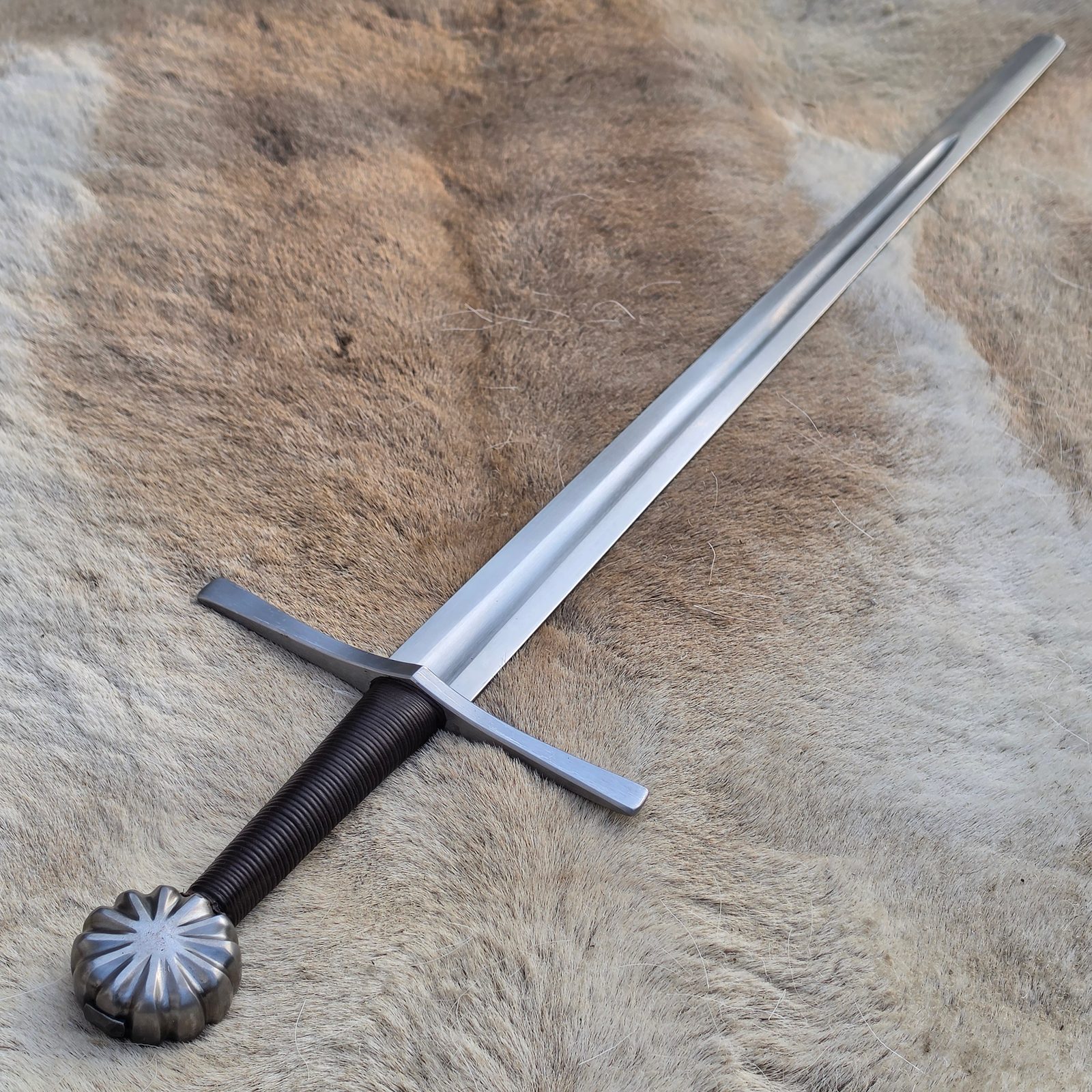 One-handed medieval sword Adred, Full Tang Wulflund