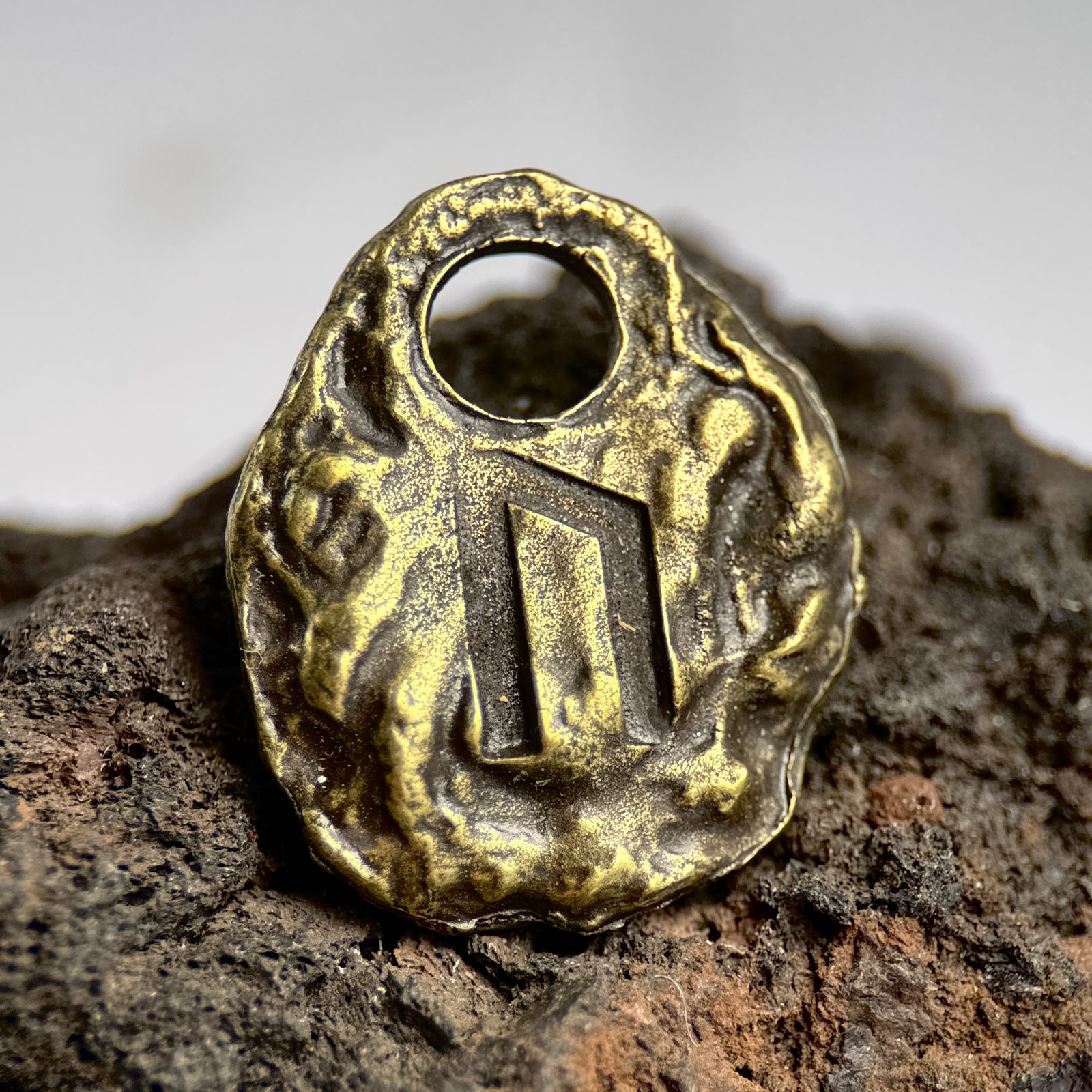 Urez Rune URUZ - Rune pendant, antique brass Wulflund
