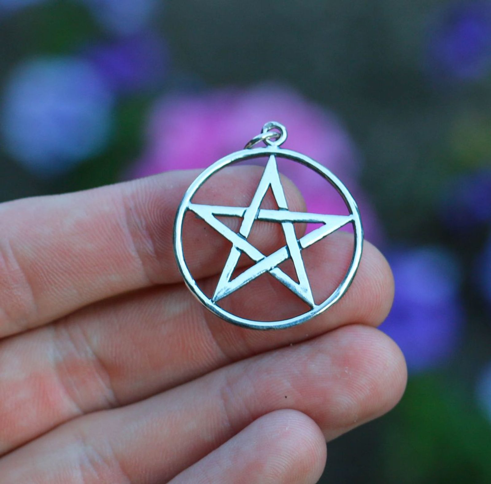 Silver pentacle pendant discount
