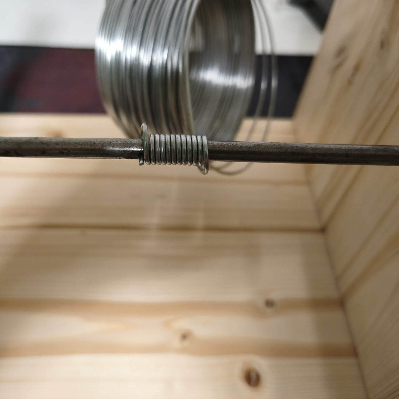Ring-making machine for chainmail Wulflund