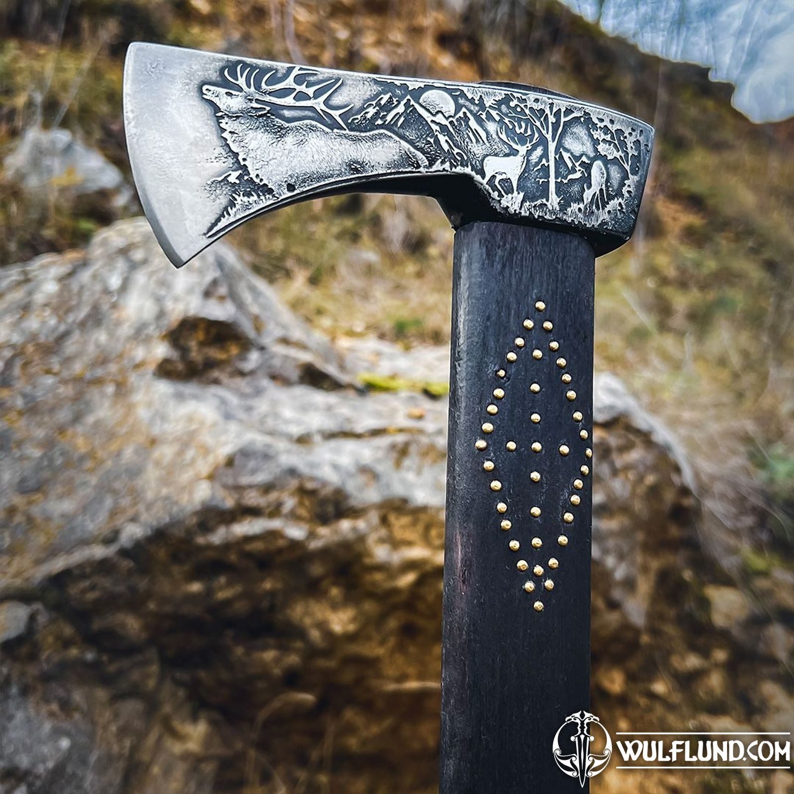 HACHE VALASKA Traditionnelle Forgée Des CARPATES - Gravée Avec Loup Et