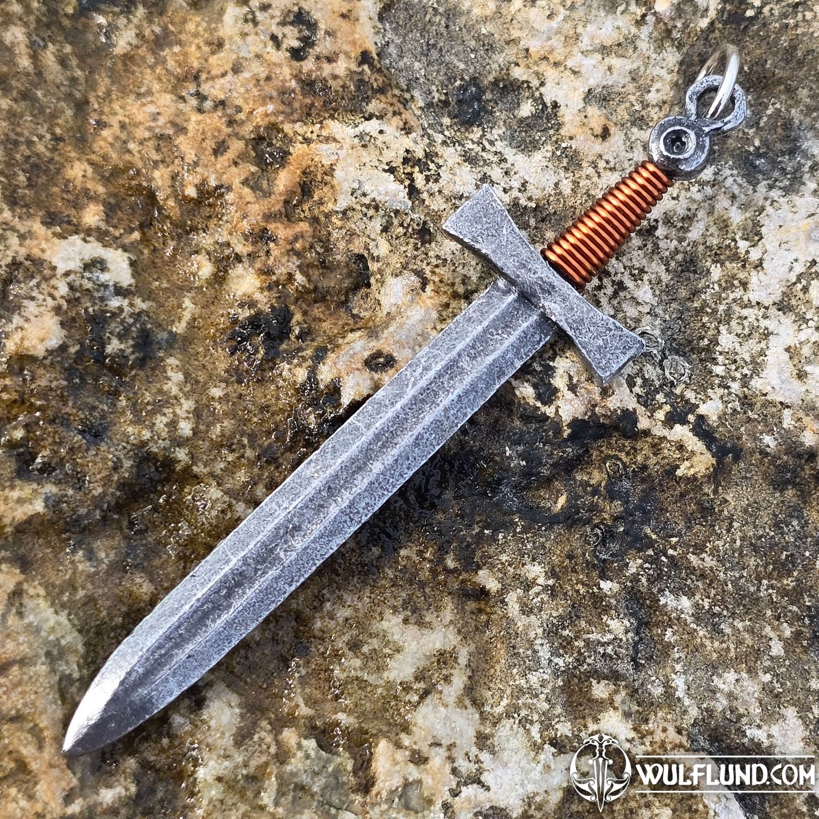 Pendentif épée Celtique Excalibur Avec Runes - Argenté, Thème Dragon, Vintage Breton