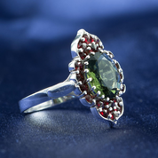 DESNA - MOLDAVIT, GRANAT, SILBERRING - MOLDAVITE