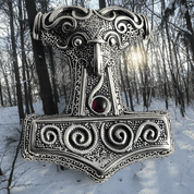 SCANIA RÉPLIQUE D'UN MARTEAU DE THOR, ARGENT 925 À GRENAT. - PENDENTIFS