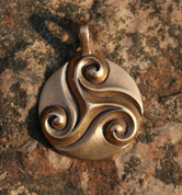 CELTIC TRISKELE, PENDANT, BRONZE - PENDANTS, NECKLACES