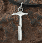 MARTEAU GÉOLOGIQUE, PENDENTIF EN ARGENT - PENDENTIFS