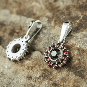 LOCKIE, SILVER PENDANT, MOLDAVITE, GARNET - MOLDAVITES, CZECH