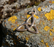 TRIQUETRA, KELTISCHE ANHÄNGER, BRONZE - ANHÄNGER, HALSKETTEN