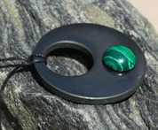 SHUNGITE ET LE COLLIER DE MALACHITE - SHUNGITE