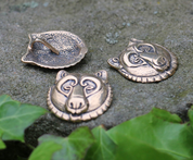 BEAR, HEAD, BRONZE PENDANT - PENDANTS, NECKLACES