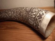 SLAVIC EMBROIDERY, ENGRAVED DRINKING HORN, 0.7 L - DRINKING HORNS