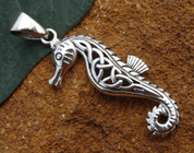 CELTIC SEAHORSE, KNOTTED PENDANT - NAUTISCHER SILBERSCHMUCK