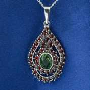 ISIDORA, ANHÄNGER, MOLDAVIT, GRANAT, SILBER - MOLDAVITE