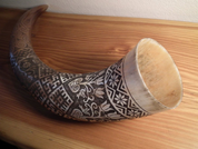 SLAVIC EMBROIDERY II, ENGRAVED DRINKING HORN, 0.9 L - DRINKING HORNS