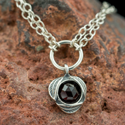 SYBILA, NECKLACE, STERLING SILVER, GARNET - NECKLACES