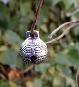 CLOCHE, DÉBUT DU MOYEN ÂGE, ARGENT - PENDENTIFS